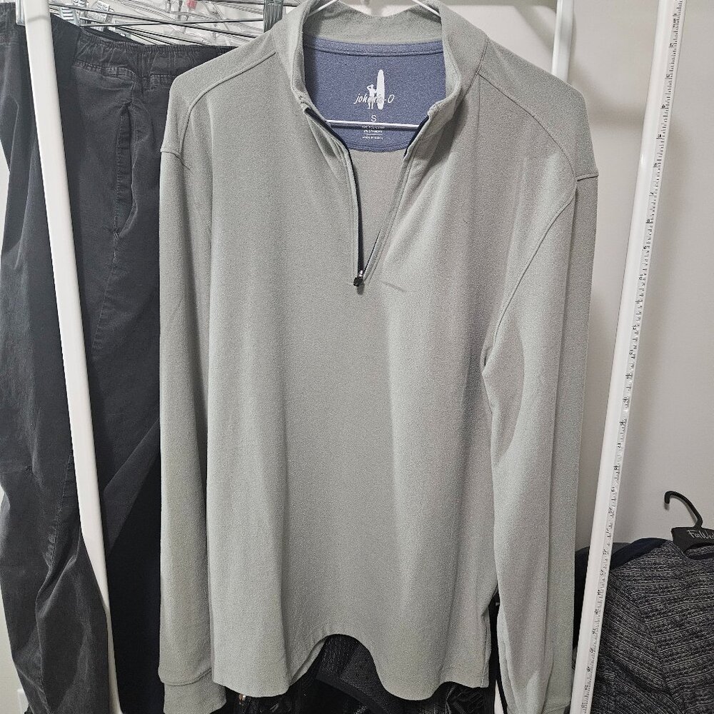 Johnnie - O Sweater Small Made in Korea